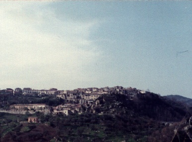 Panorama di Buonalbergo con il "Castiello"